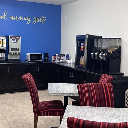 Rodeway Inn Dilley Екстериор снимка