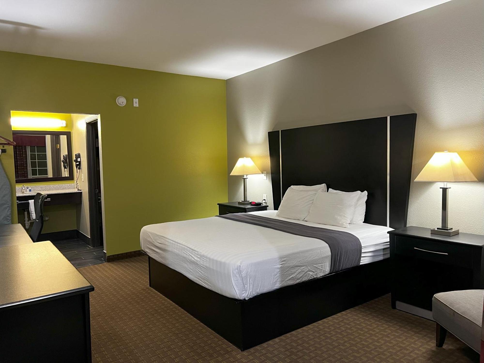 Rodeway Inn Dilley Екстериор снимка