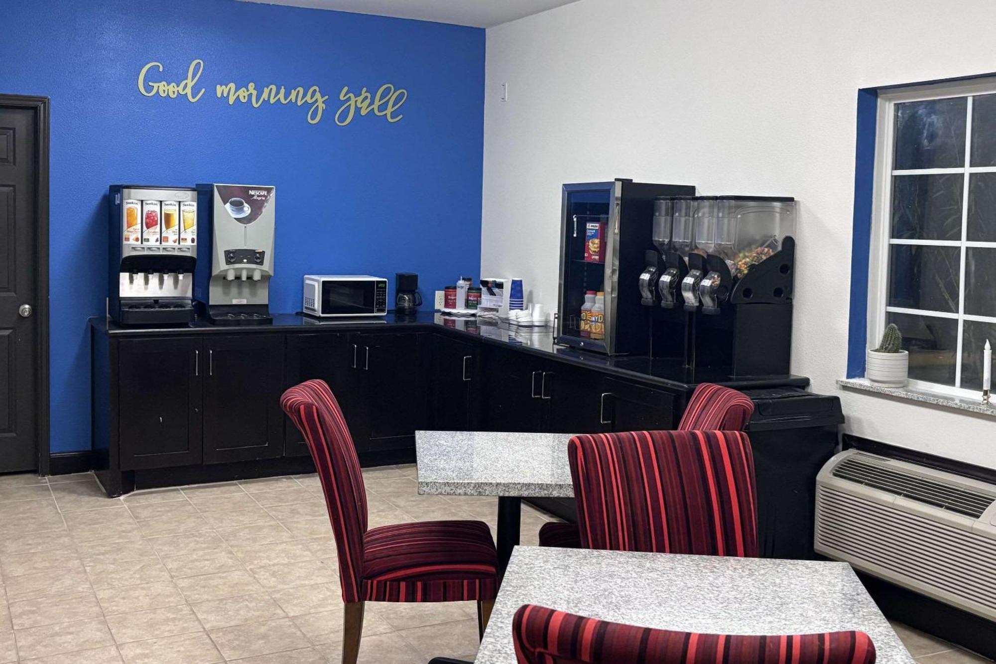 Rodeway Inn Dilley Екстериор снимка