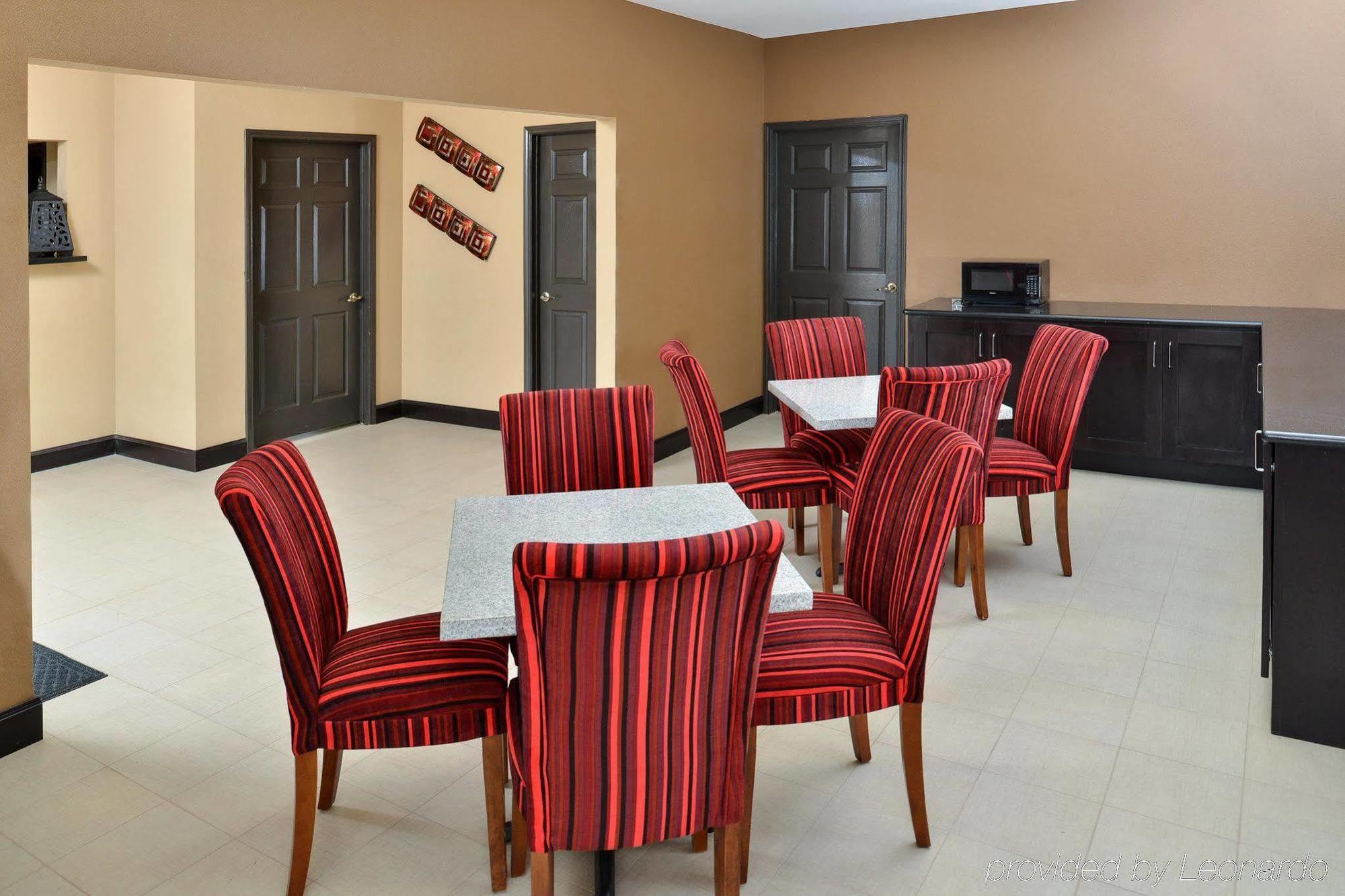 Rodeway Inn Dilley Екстериор снимка