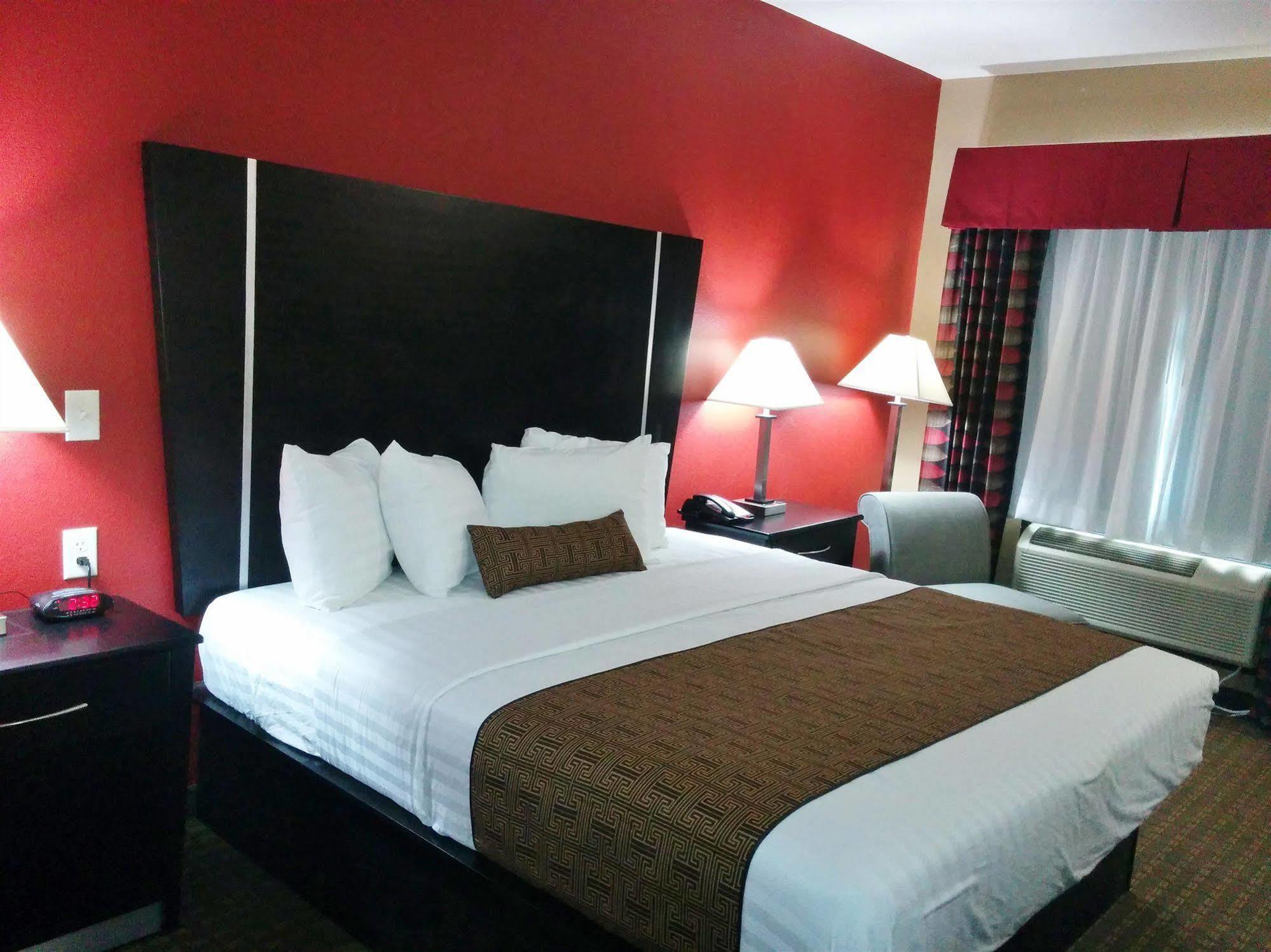 Rodeway Inn Dilley Екстериор снимка
